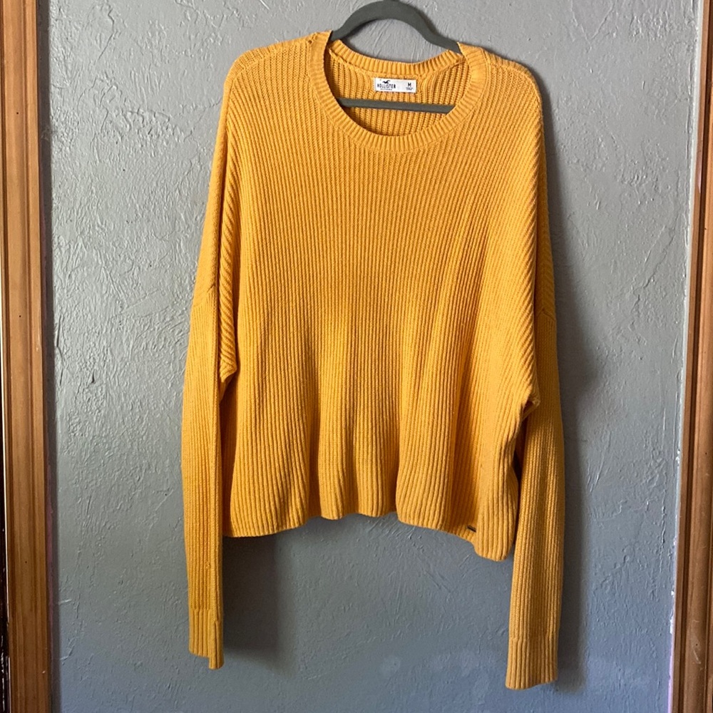 Hollister, M, oversized yellow sweater